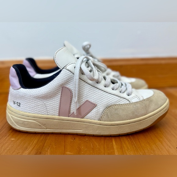 Veja Women's V-12 Low Top Sneaker Shoes | Size 9 - Picture 2 of 14